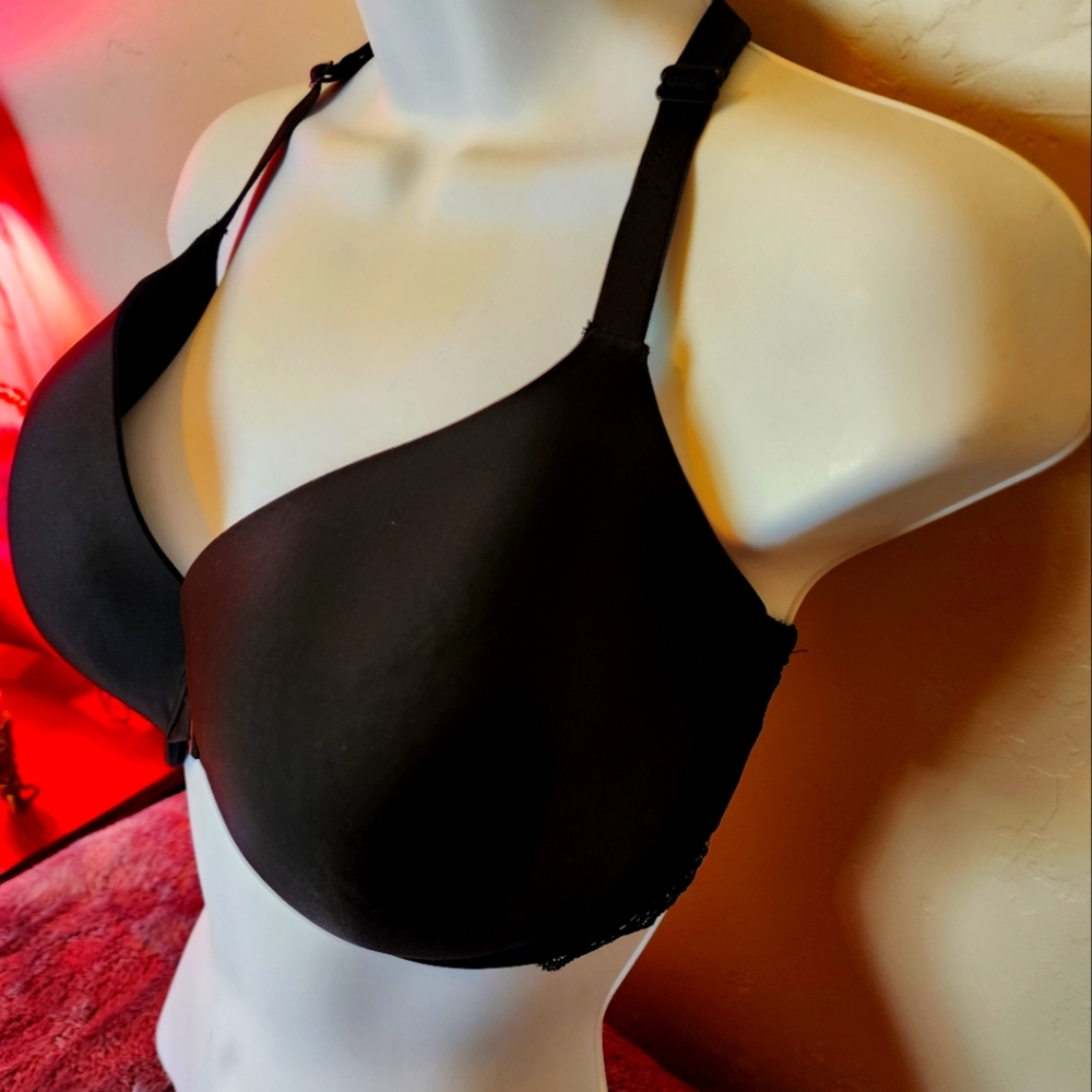 Victoria's Secret Black Lace Halter Bralette. 38DD